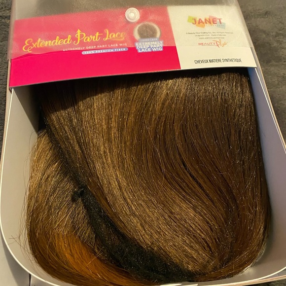 Extremely Deep Part Swiss Lace Wig
 Ombré BOB - Picture 3 of 8